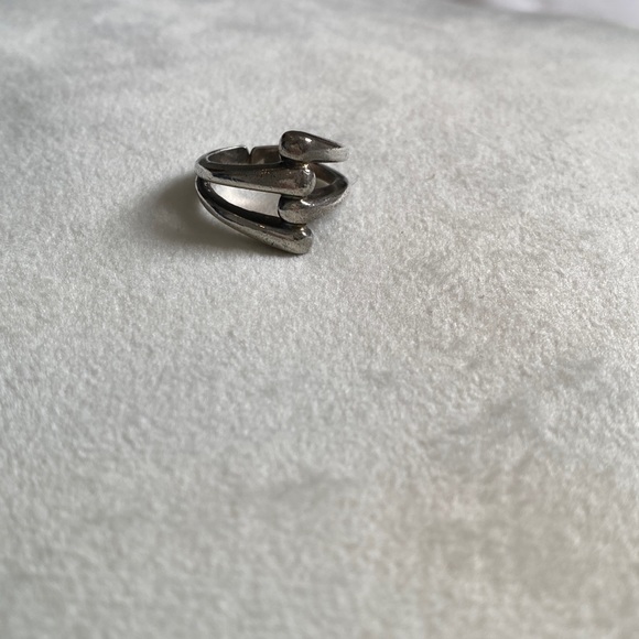 Sterling silver ring - Picture 2 of 3